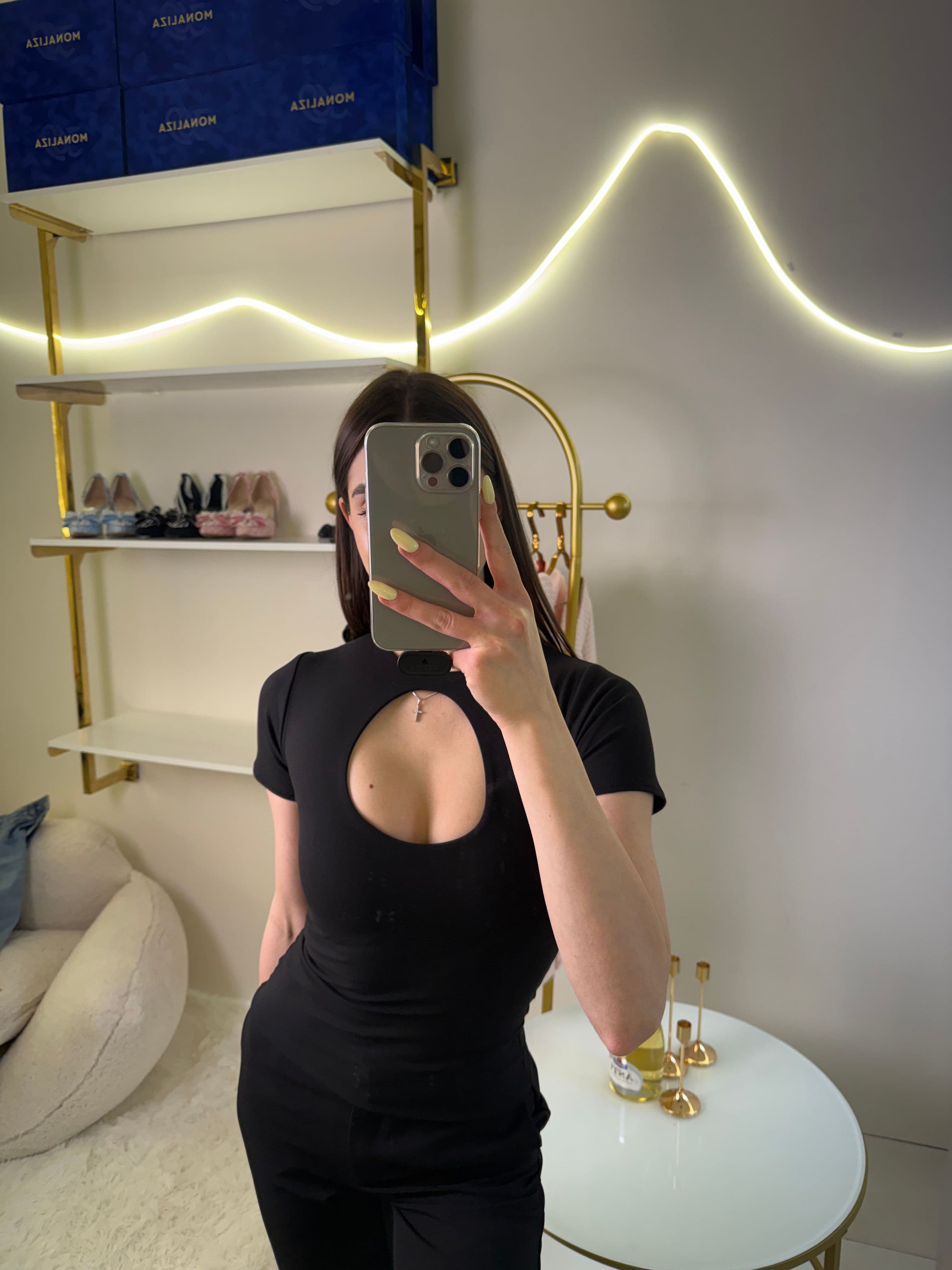 Футболка з вирізом Skiné утягуюча
